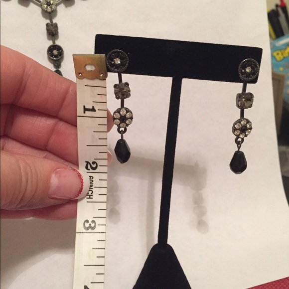 Black & White Necklace & Earring Set - Picture 6 of 8